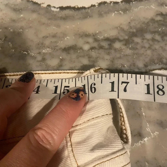 J. Crew Relaxed Shorts in Ecru Size 30 Denim High Rise - Picture 6 of 6